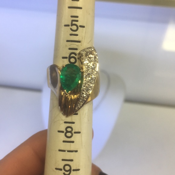 18k gold diamond and emerald ring - Picture 4 of 7